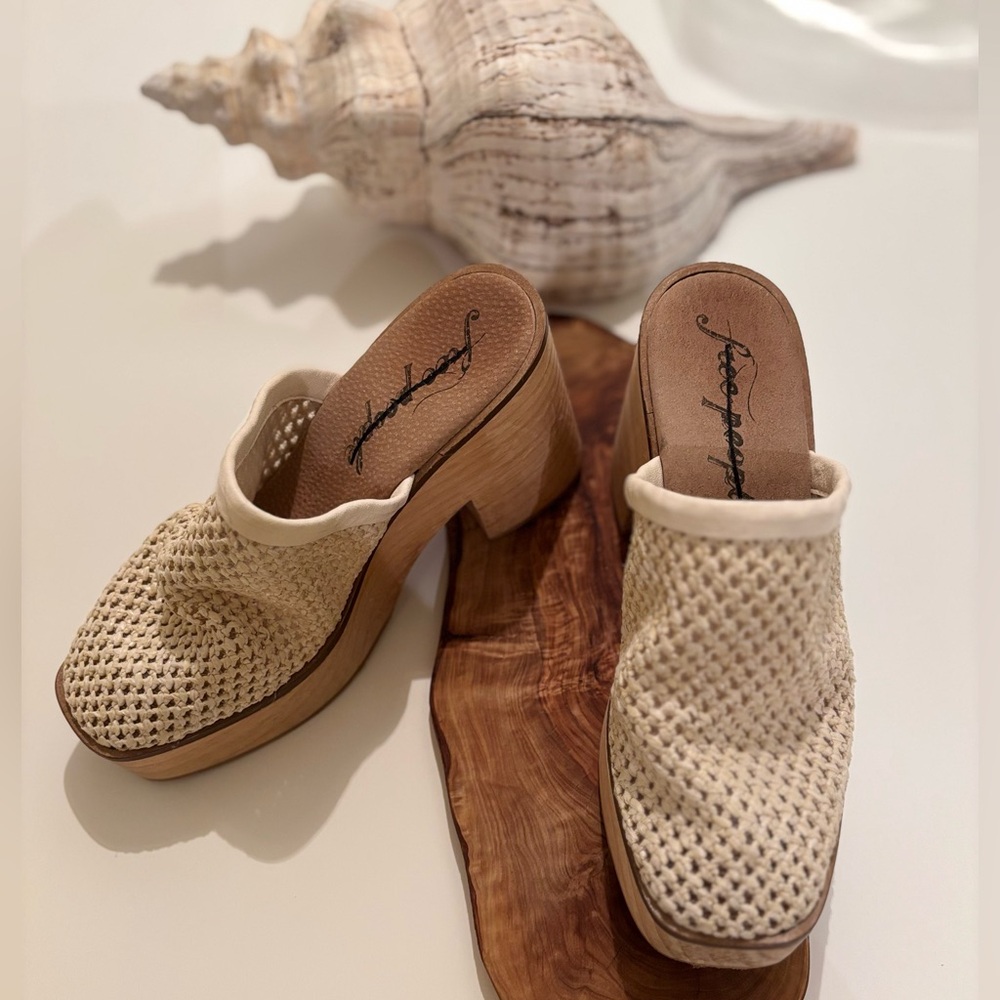 Free People Coastal‑Chic Woven Mules | Wood Heel Boho Slip‑Ons - Picture 9 of 9